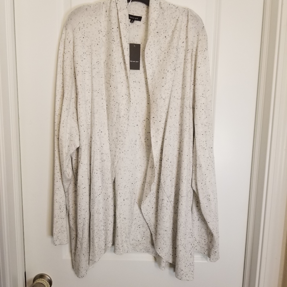 Verve Ami white overpiece with black